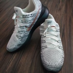 Men Nike Lunar epic fly knit sneakers